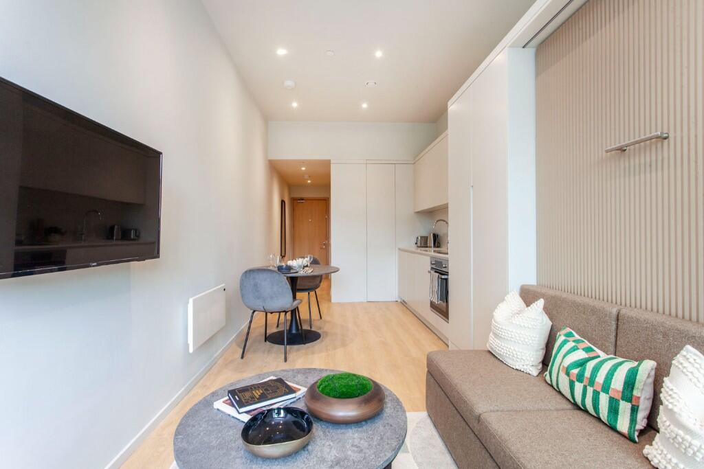 Main image of property: Selsdon Way, London, E14