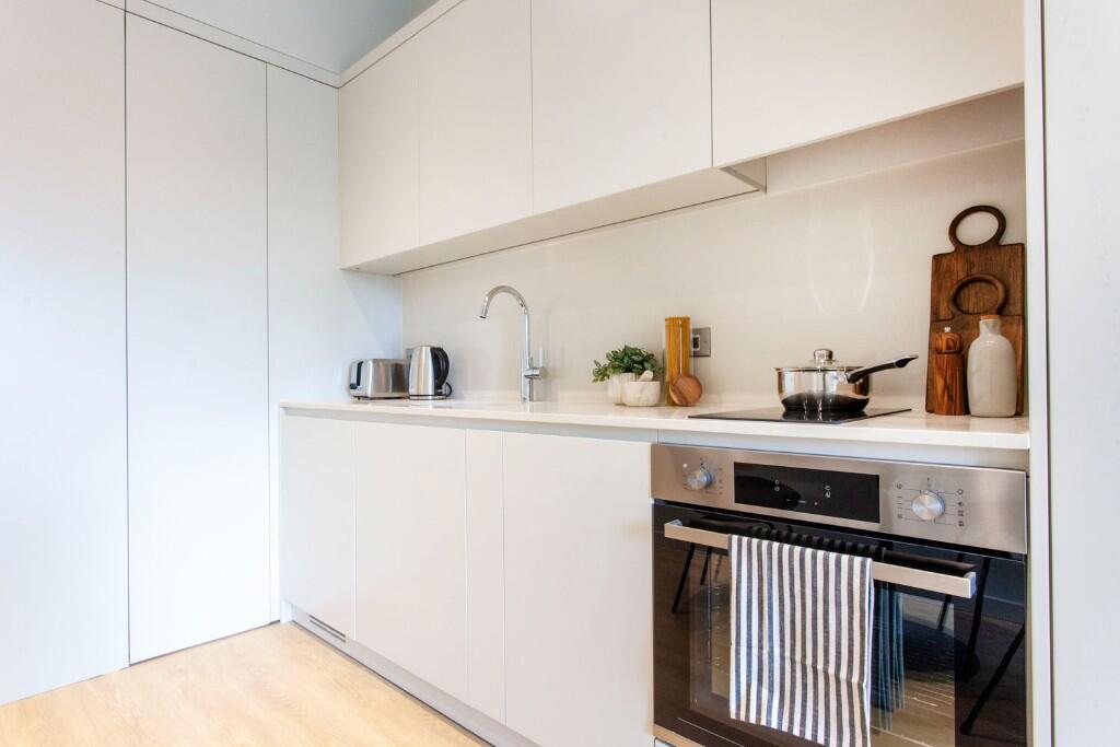 Main image of property: Selsdon Way, London, E14