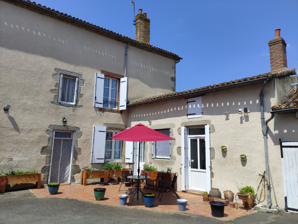 Main image of property: Faye-l`Abbesse, Deux-Sèvres, Poitou-Charentes