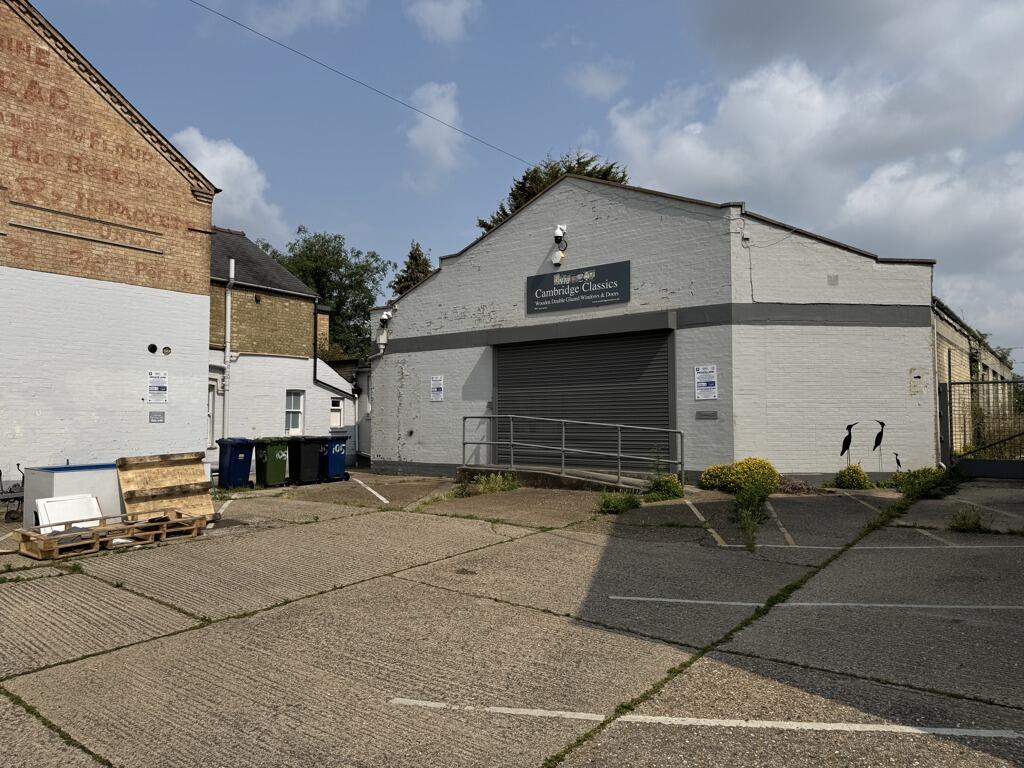 Main image of property: Cherry Hinton Road, Cambridge, CB1 7BS