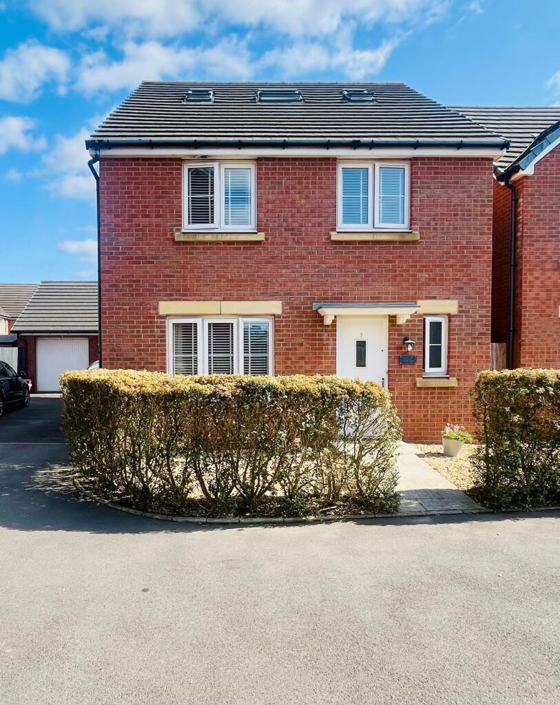 Main image of property: Clos Y Mametz, Porthcawl, CF36 5DJ