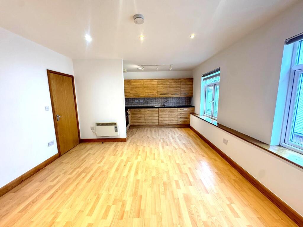 Main image of property: Flat 3, Bedminster Parade, Bedminster, Bristol, BS3 4HL
