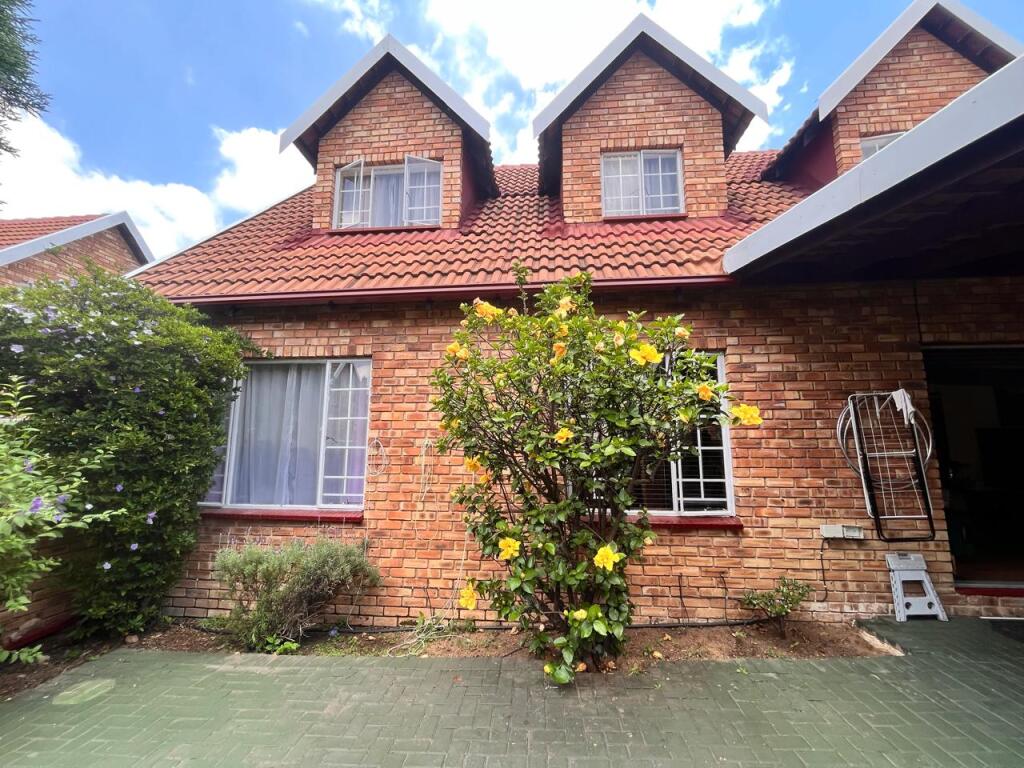 Main image of property: South Africa, Gauteng, Bromhof