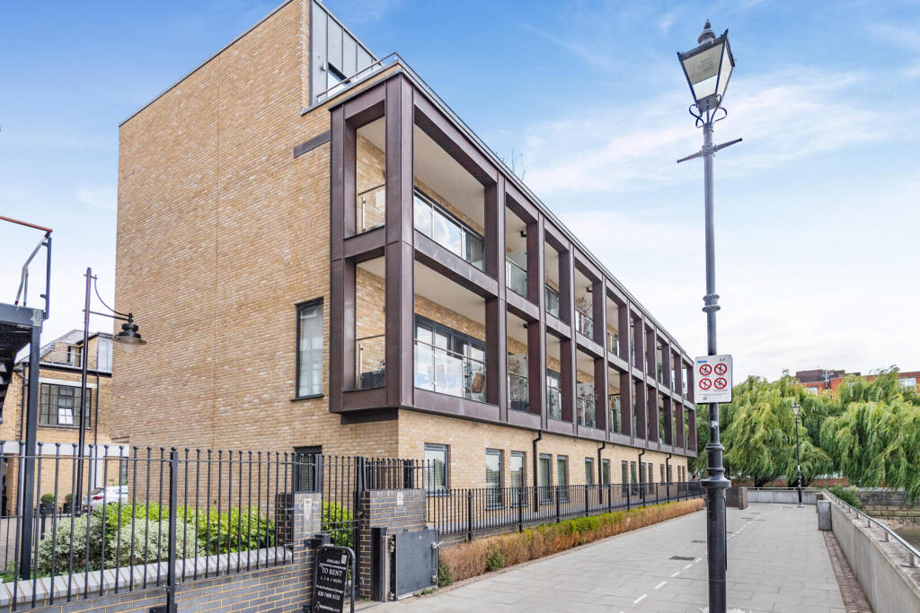 Main image of property: Oxbridge Terrace, Palace Wharf, London