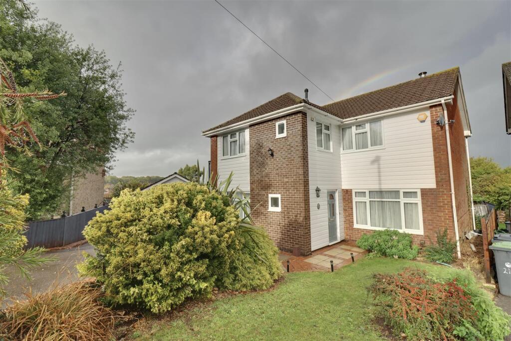 Main image of property: Pennant Hills, Havant