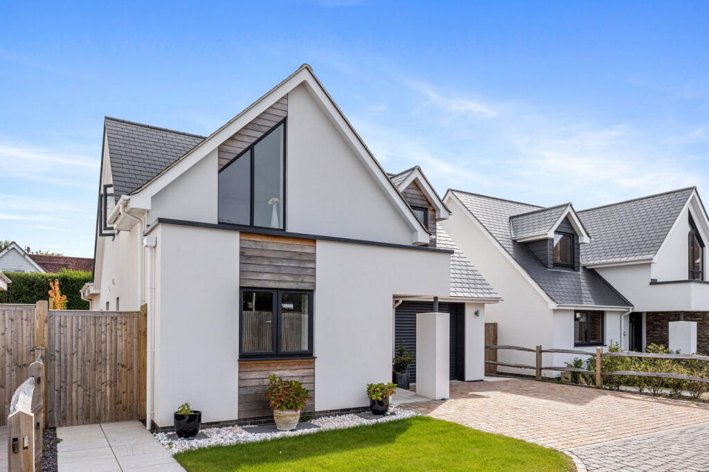 Property image for Pebble Lane, Ferring, West Sussex, BN12 5FB