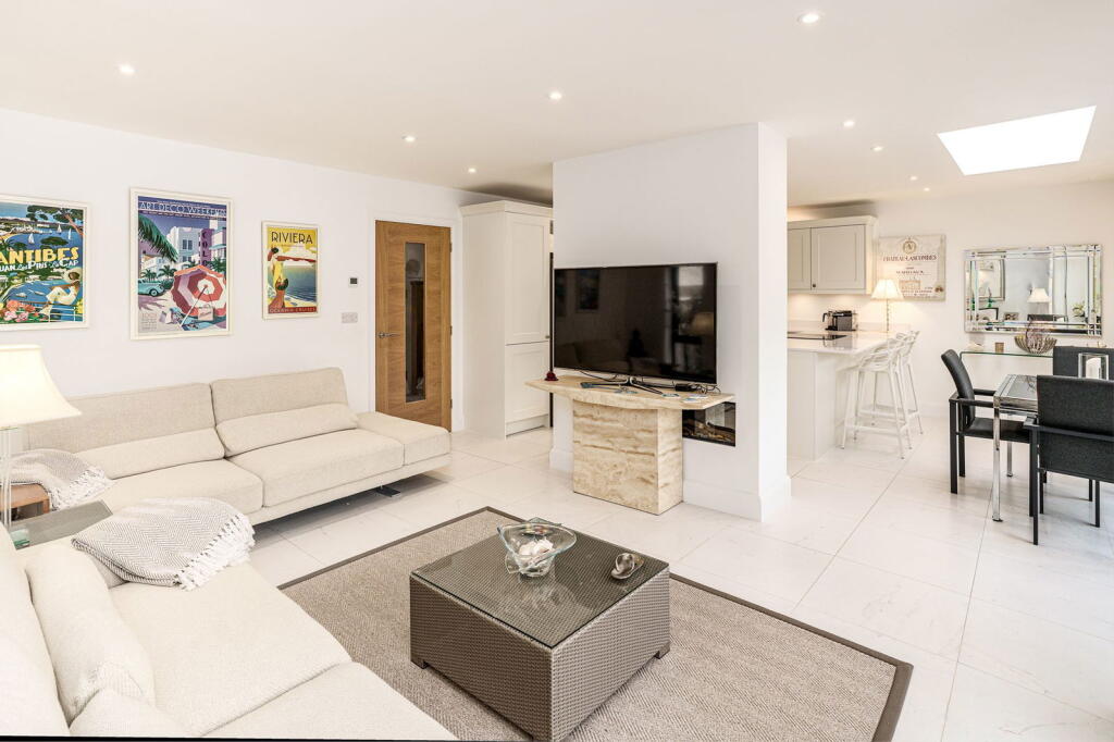 Additional image 4 of Pebble Lane, Ferring, West Sussex, BN12 5FB