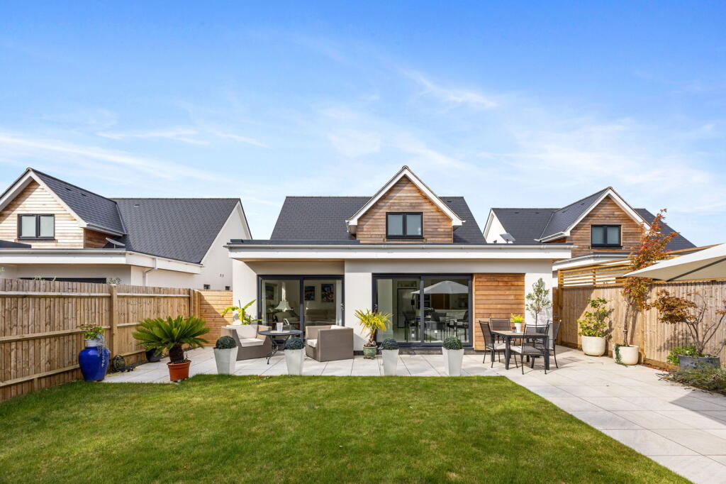 Additional image 26 of Pebble Lane, Ferring, West Sussex, BN12 5FB