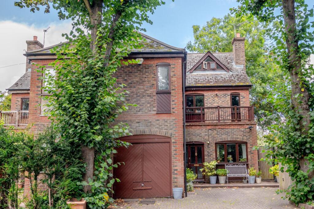 Main image of property: Queen Elizabeth Walk, Barnes, London