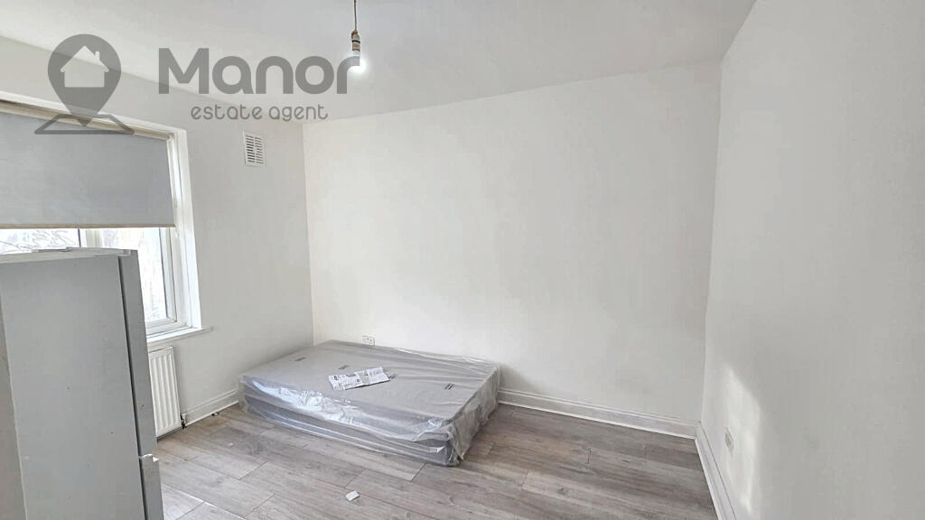 Main image of property: Lonsdale Avenue, East Ham, E6 3PZ