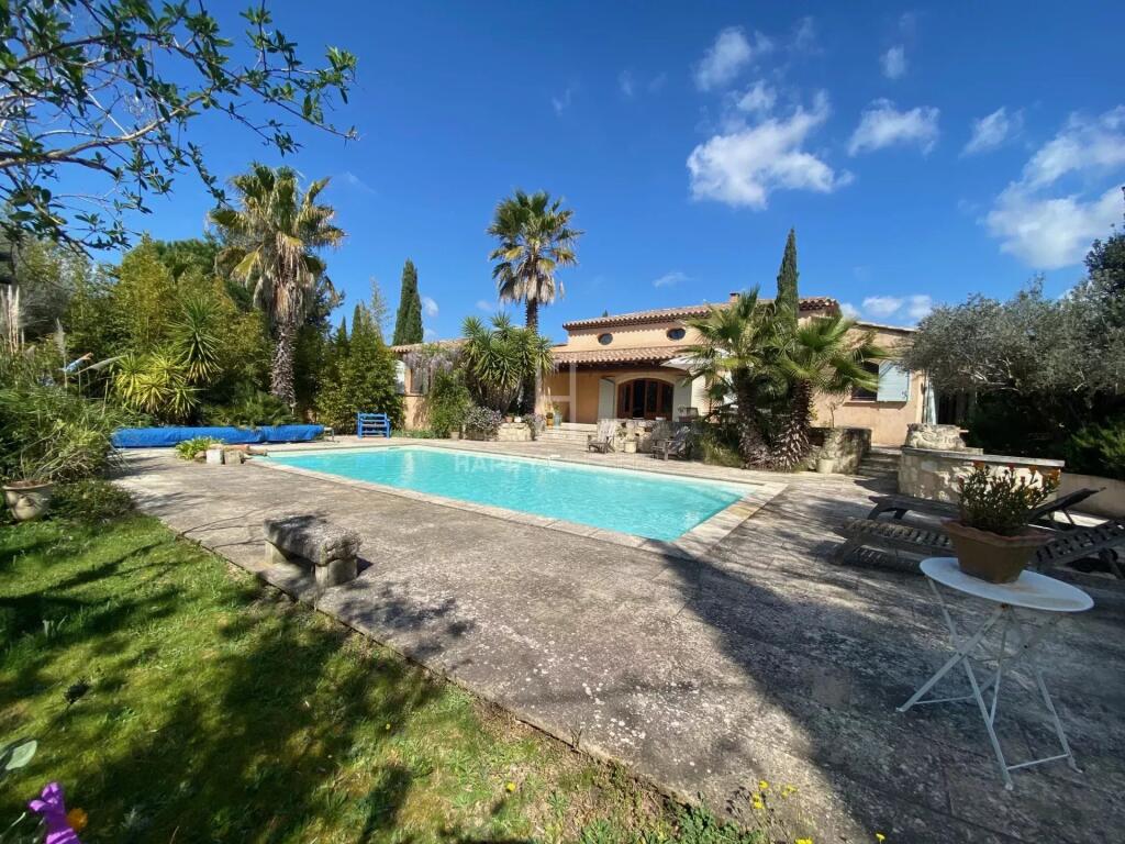 Main image of property: Provence-Alps-Cote d`Azur, Bouches-du-Rhône, Arles