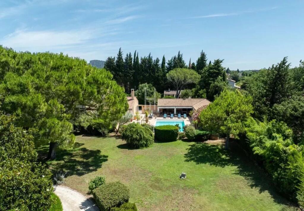 Main image of property: Provence-Alps-Cote d`Azur, Bouches-du-Rhône, Fontvieille