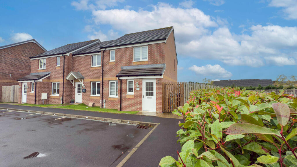 3 bedroom end of terrace house