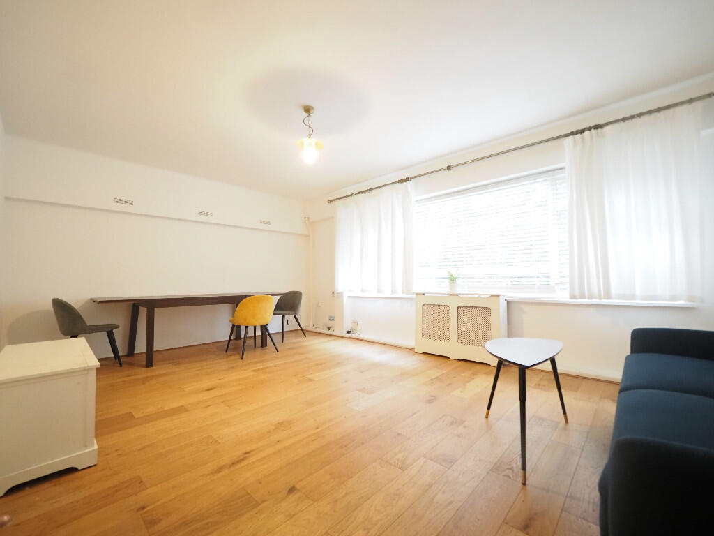 Main image of property: Flat 2, 94 Grosvenor Road, London, SW1V