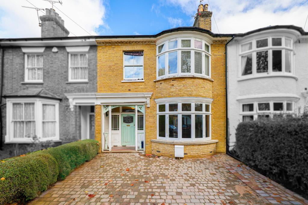 Main image of property: Cambridge Road, Southend-on-sea, SS1 1