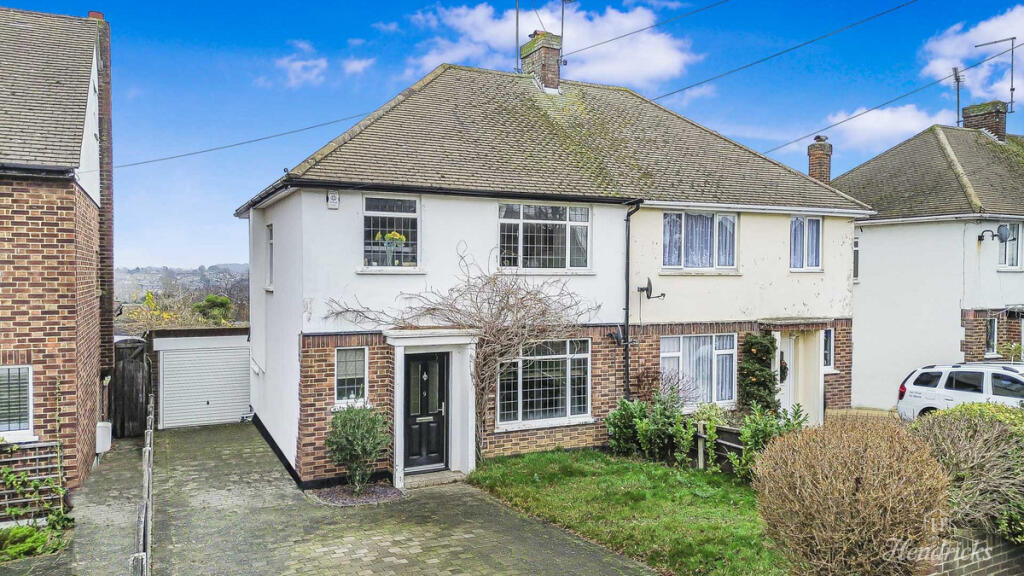 Main image of property: Pine Close, Leigh-on-sea, SS9 4