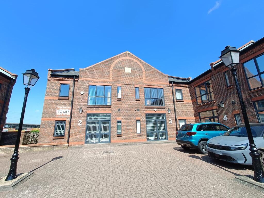 Main image of property: 2 Hill Court, Turnpike Close, Grantham, Lincolnshire, NG31 7XY