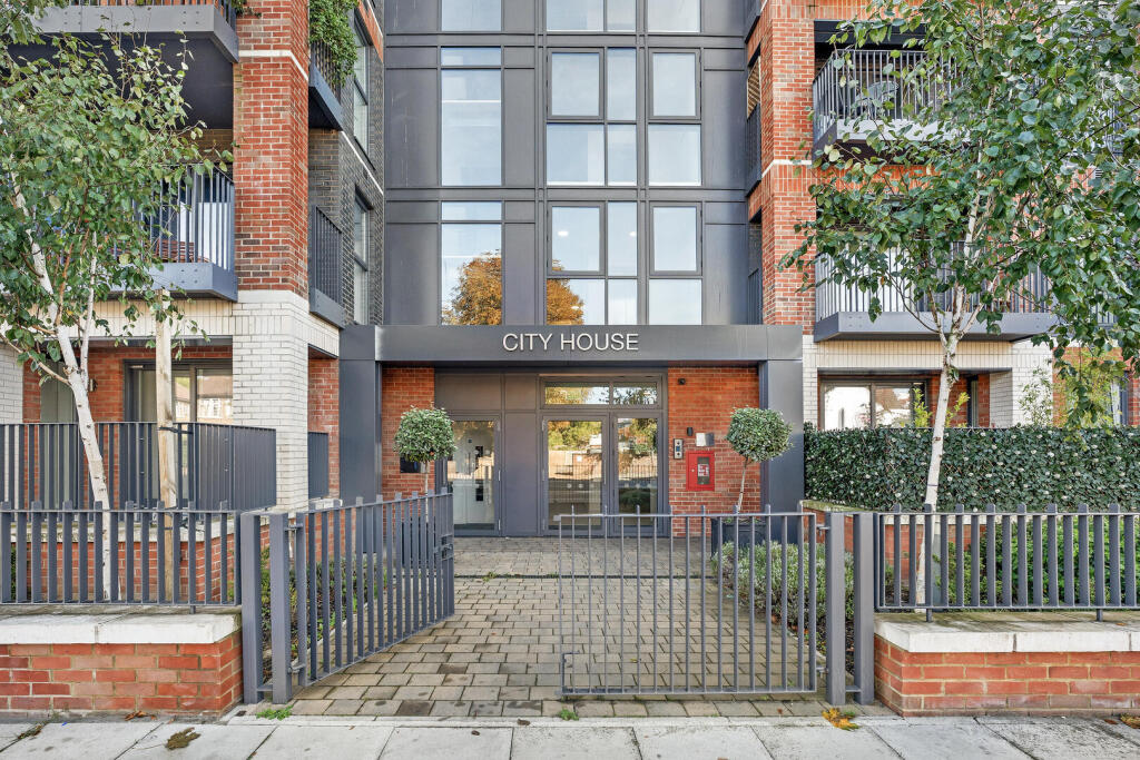 Main image of property: Green Lanes, London
