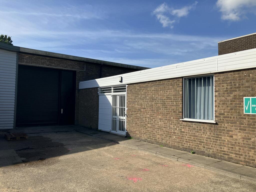 Main image of property: Unit 26a Estate Road No 8, Grimsby, Unit 26a, Estate Road 8, Grimsby, DN31 2TG