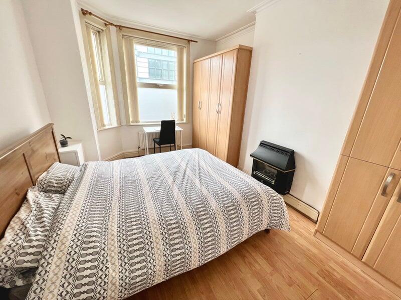 Main image of property: Snapethorpe Road, Wakefield, West Yorkshire, WF2