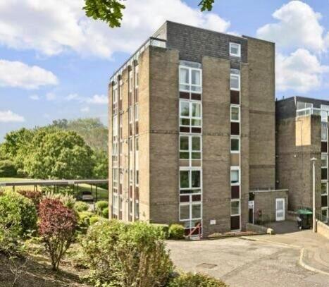 Main image of property: 4 Fair a Far, Cramond, Edinburgh , EH4 6QD