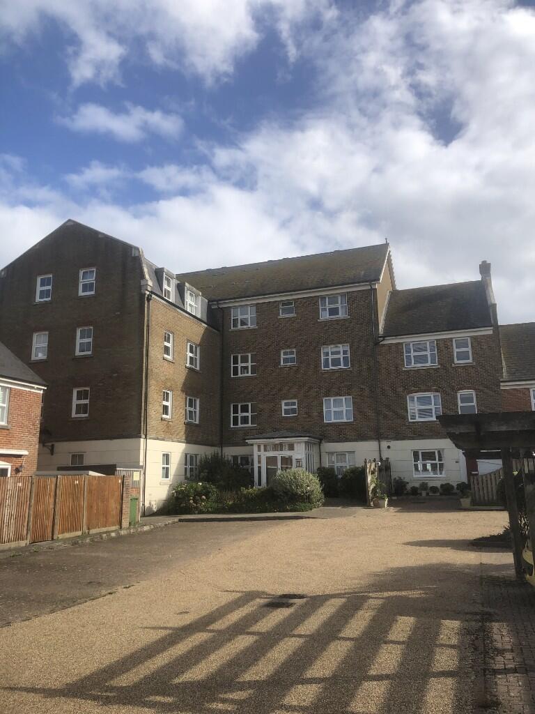 Main image of property: West Parade, Hythe, Kent, CT21