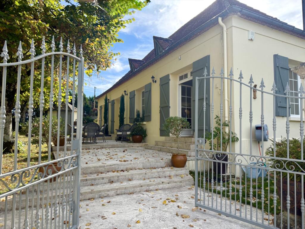 Main image of property: 24100 bergerac
