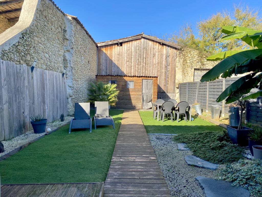 Main image of property: 33540 sauveterre-de-guyenne