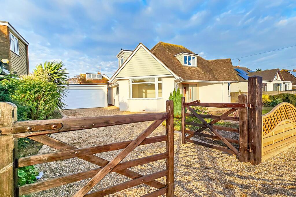 Main image of property: 30 Cudlow Avenue, Rustington, West Sussex, BN16 2HE