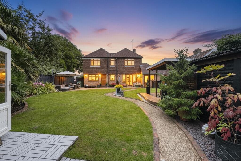 Main image of property: Mill Road Avenue, Angmering, BN16