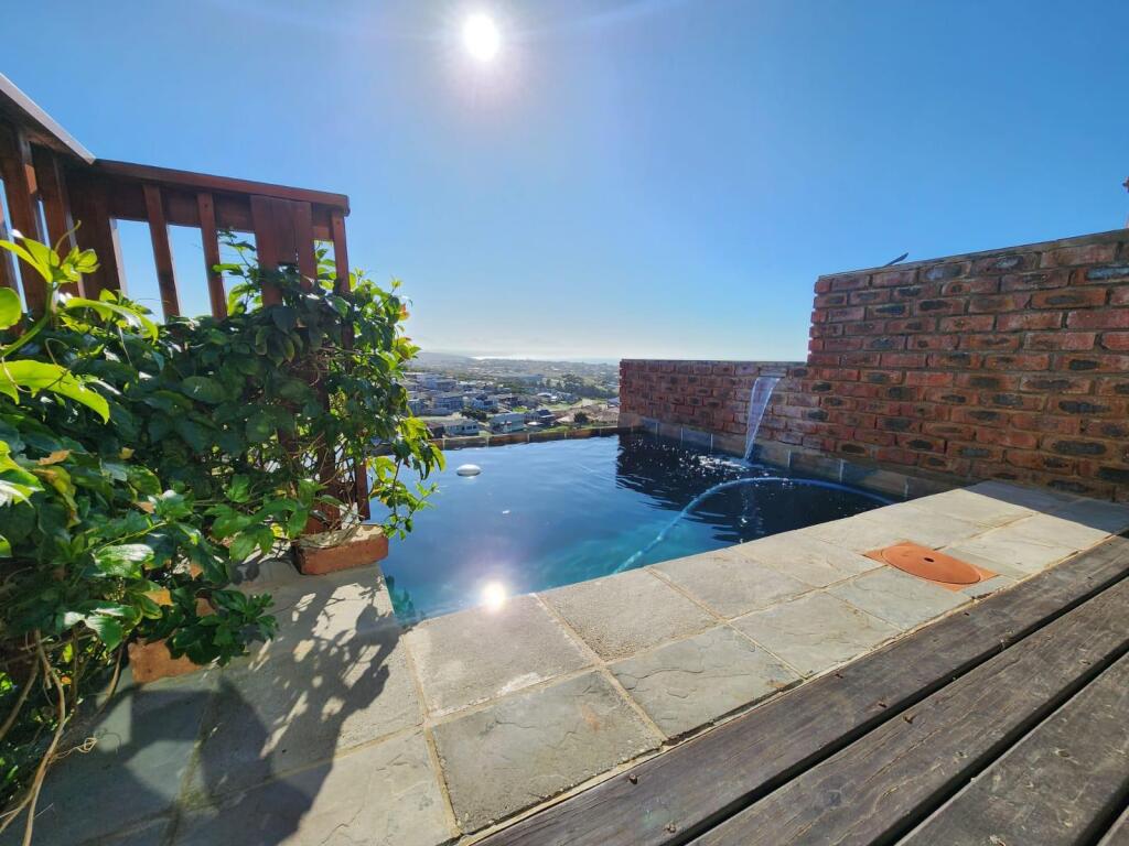 Main image of property: South Africa, Western Cape, Seemeeu Park