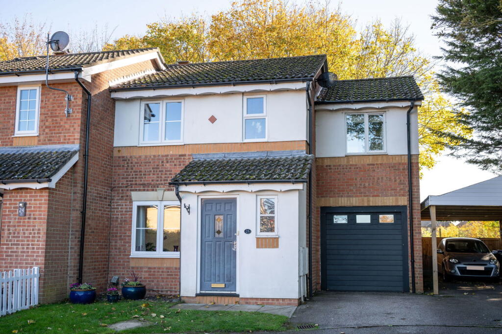 Main image of property: Sale Drive,Clothall Common,Baldock,SG7 6NS