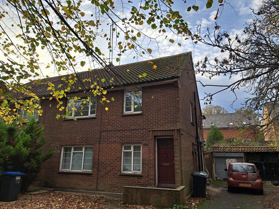 Main image of property: South Croydon