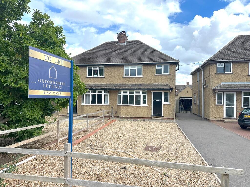 Main image of property: Yarnton Road, Kidlington, Oxfordshire, OX5
