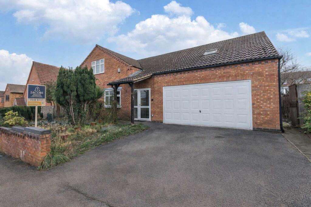 Main image of property: Derwent Avenue, Mansfield, Nottinghamshire