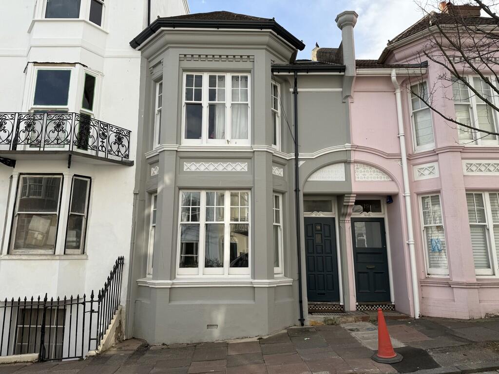 6 bedroom terraced house