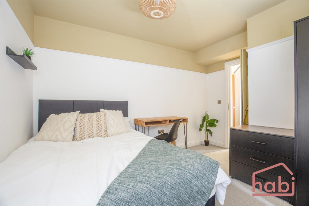 Main image of property: Wakefield Road, Norwich, NR5