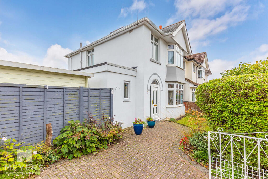 Main image of property: Gleadowe Avenue, Christchurch, BH23 1