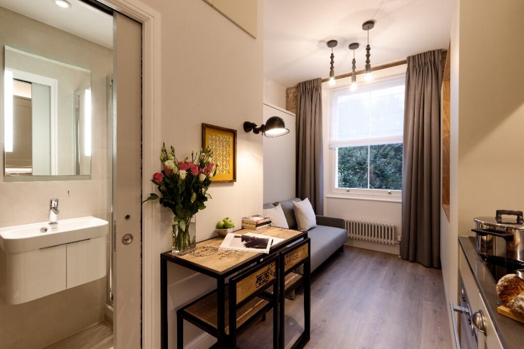 Main image of property: Linden Gardens, London, W2