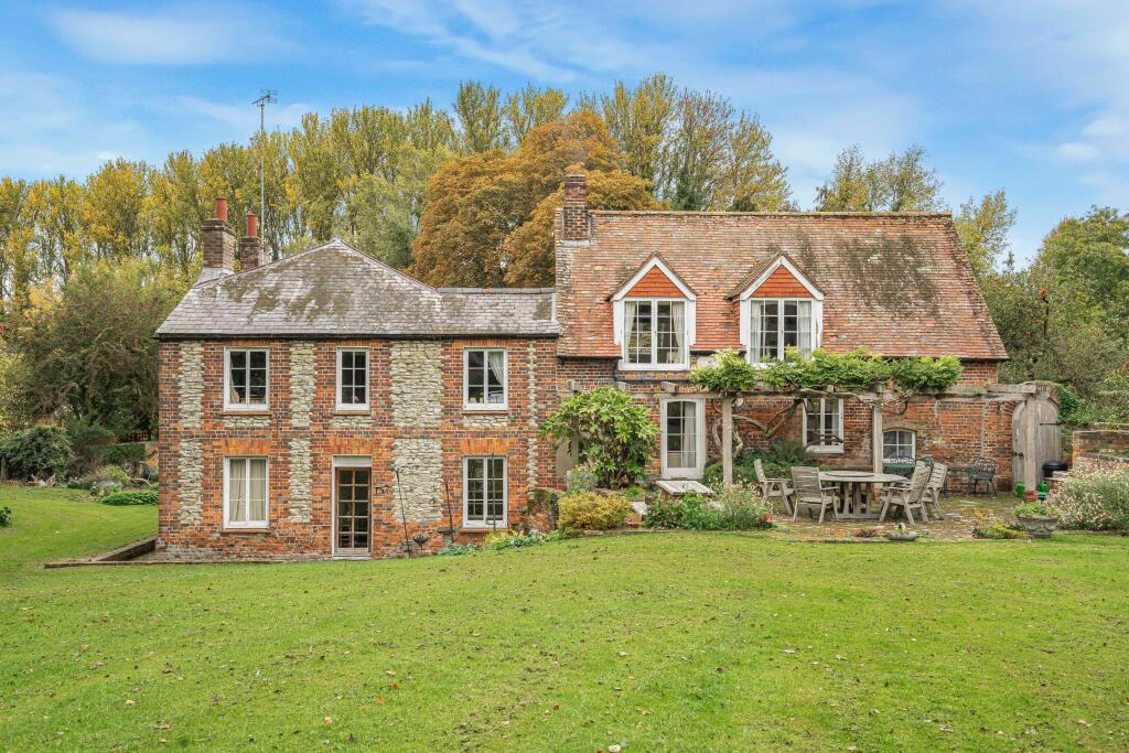 Main image of property: Cuxham Road, Watlington, OX49