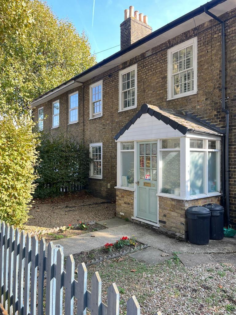 Main image of property: Thermopylae Gate, Mudchute, Isle Of Dogs, Canary Wharf, South Quay, London, E14 3AX