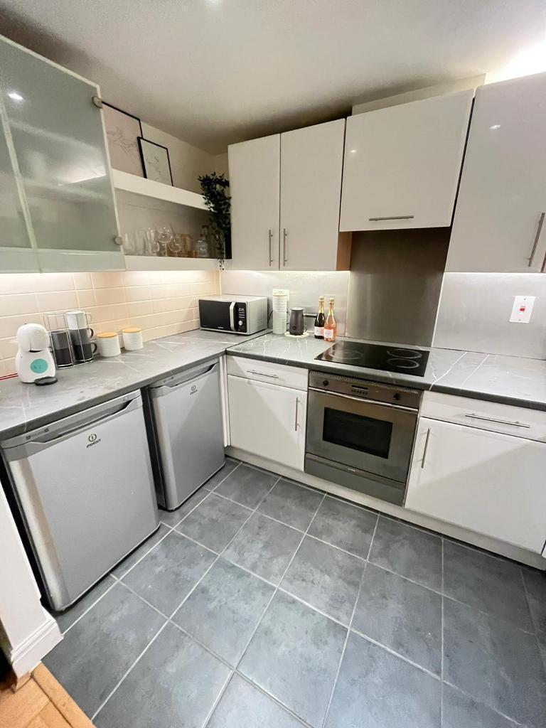 Main image of property: Jefferson Building, 12 Westferry Road, Canary Wharf, South Quay, London, E14 8LR