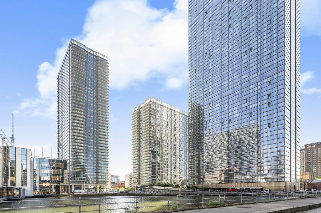 Main image of property: Landmark Building, West Tower, 24 Marsh Wall, Canary Wharf, South Quay, London, E14 9AL