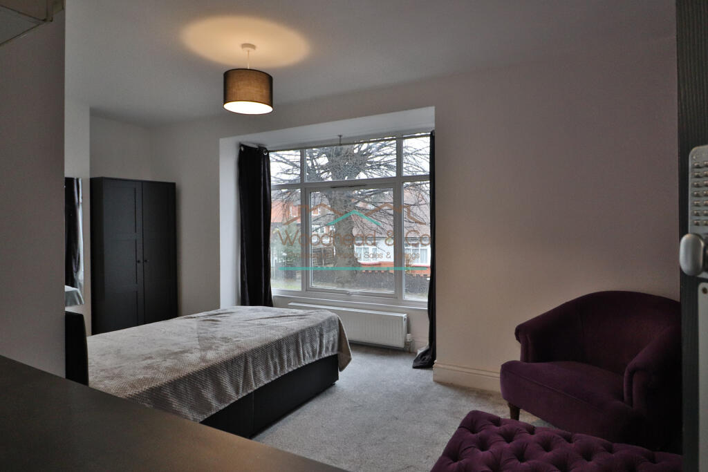 Main image of property: Wellingborough Road, Rushden, NN10 9XR