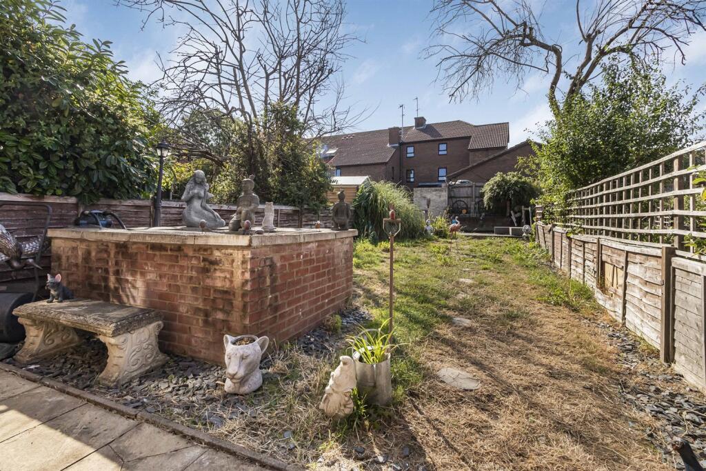 Main image of property: Wakeling Road, W7