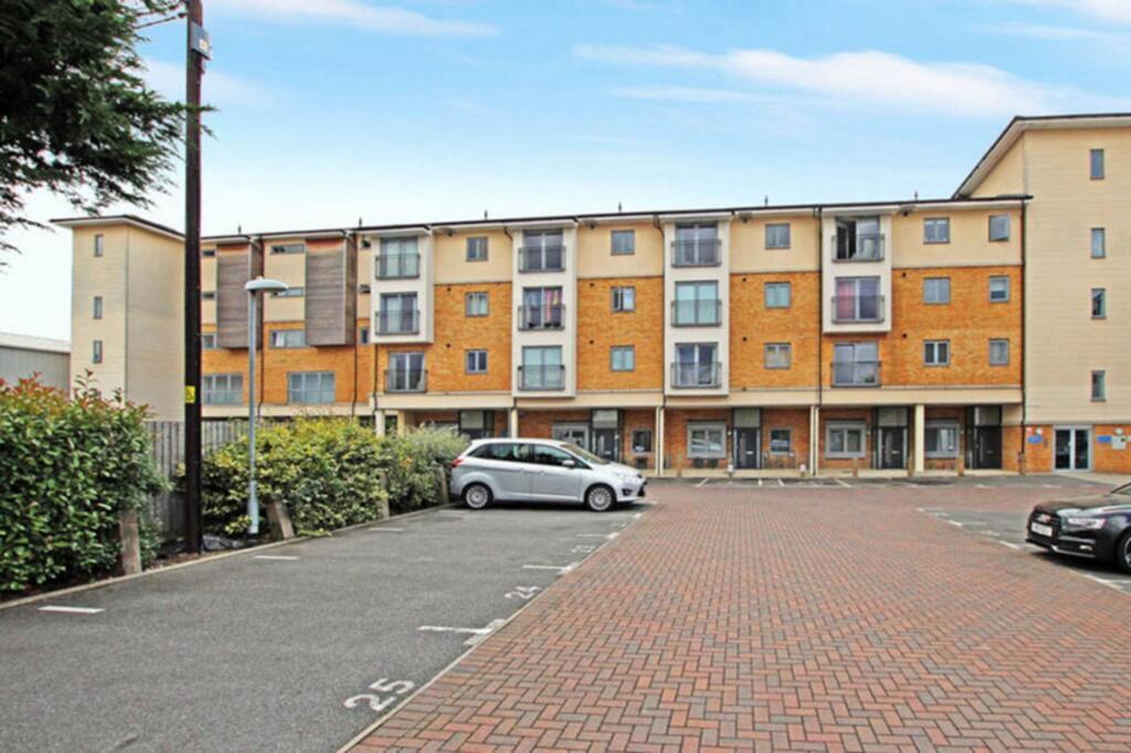 Main image of property: London Road, Wickford, Essex, SS12