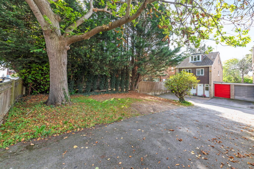 Main image of property: London Road, Southborough, Tunbridge Wells, TN4 0PX