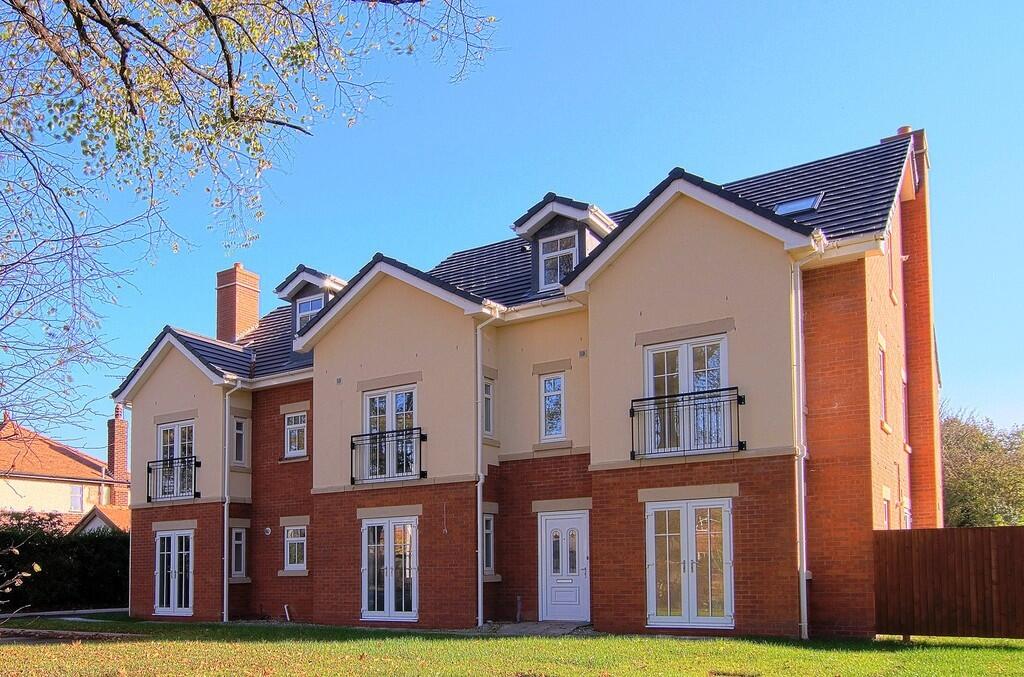 Main image of property: 6 x 2 bed 2 bath tenanted apartments in Hoole 