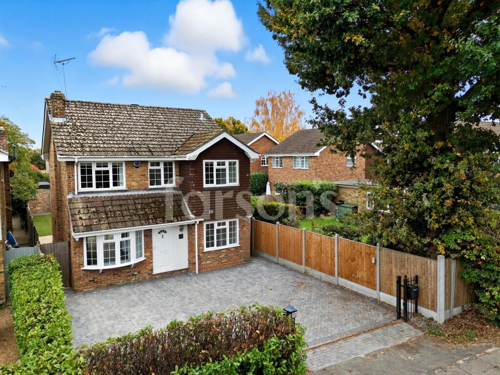 Main image of property: Hanging Hill Lane, Hutton, CM13