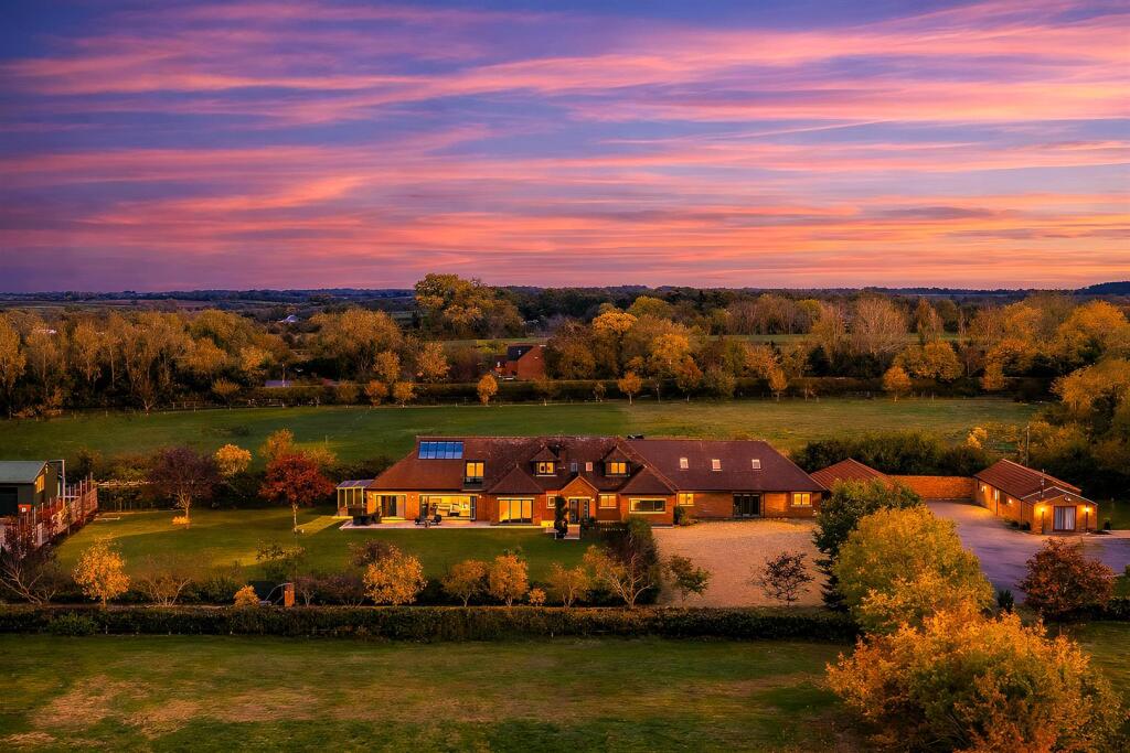 Main image of property: Elmslodge Farm, Melton Road, Barrow Upon Soar, Loughborough